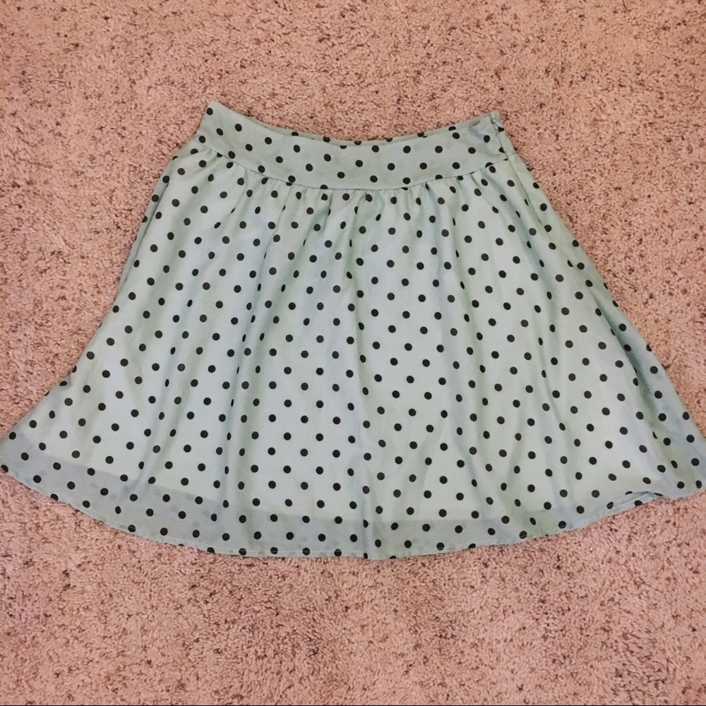 Francesca’s Flowy Polka Dot Skirt Small